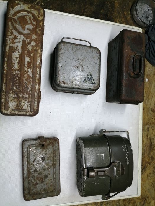 Metalowe pudełka z czasów PRL