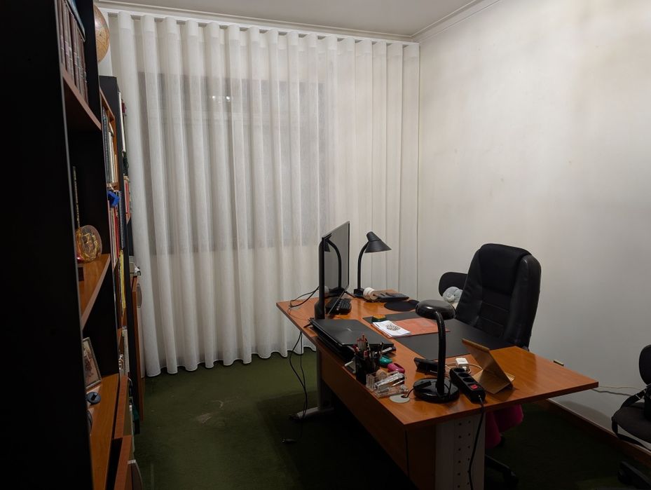 Estantes de escritório+secretária