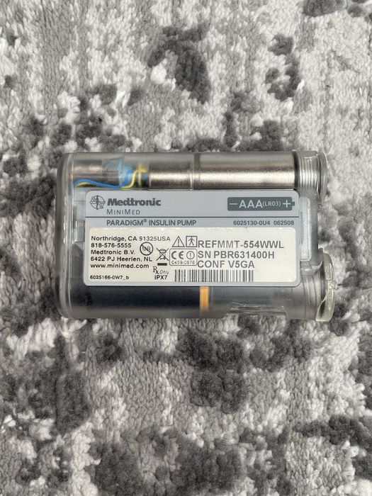 Інсулінова помпа Medtronic MiniMed Paradigm Veo 554 MMT-554 робоча