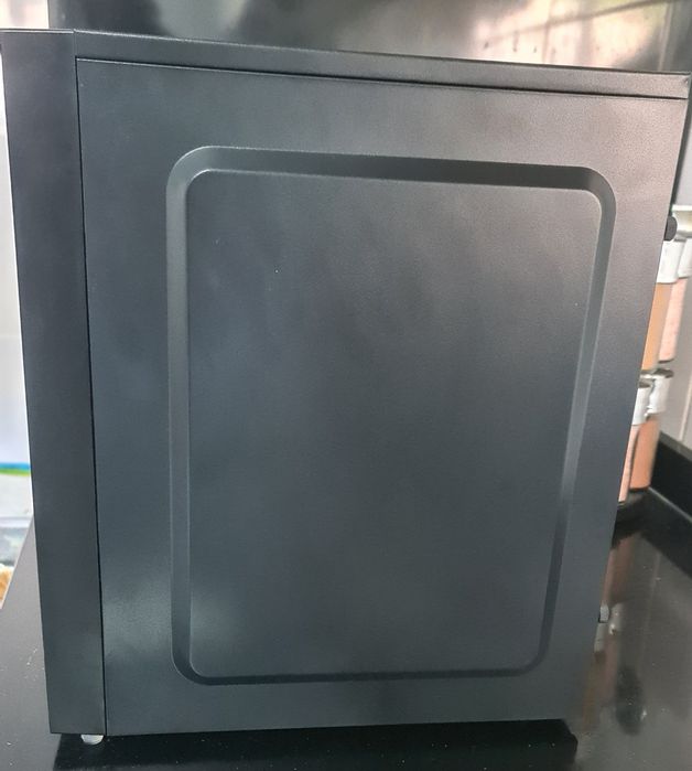 computador gaming em muito bom estado