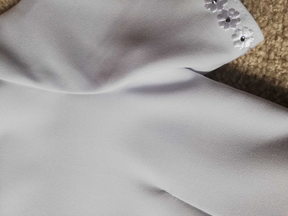 Suknia komunijna, 2 bolerka, torebka, wianek, rękawiczki 134