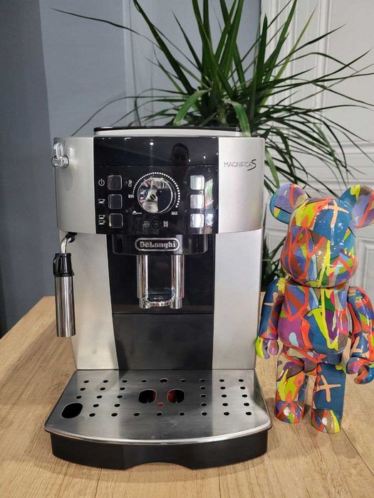 Кофемашина Delonghi Magnifica S б/у