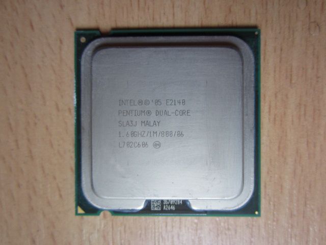 Двух ядерный процессор Intel Dual-Core E2140 1.6GHz/1Mb/800MHz/s775