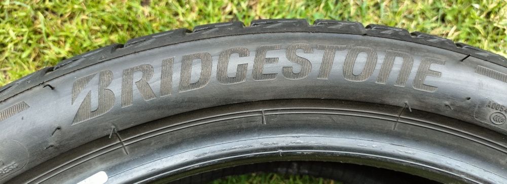 Opony Bridgestone Turanza T005 225/40R19 93W DOT 1224 Jak nowe