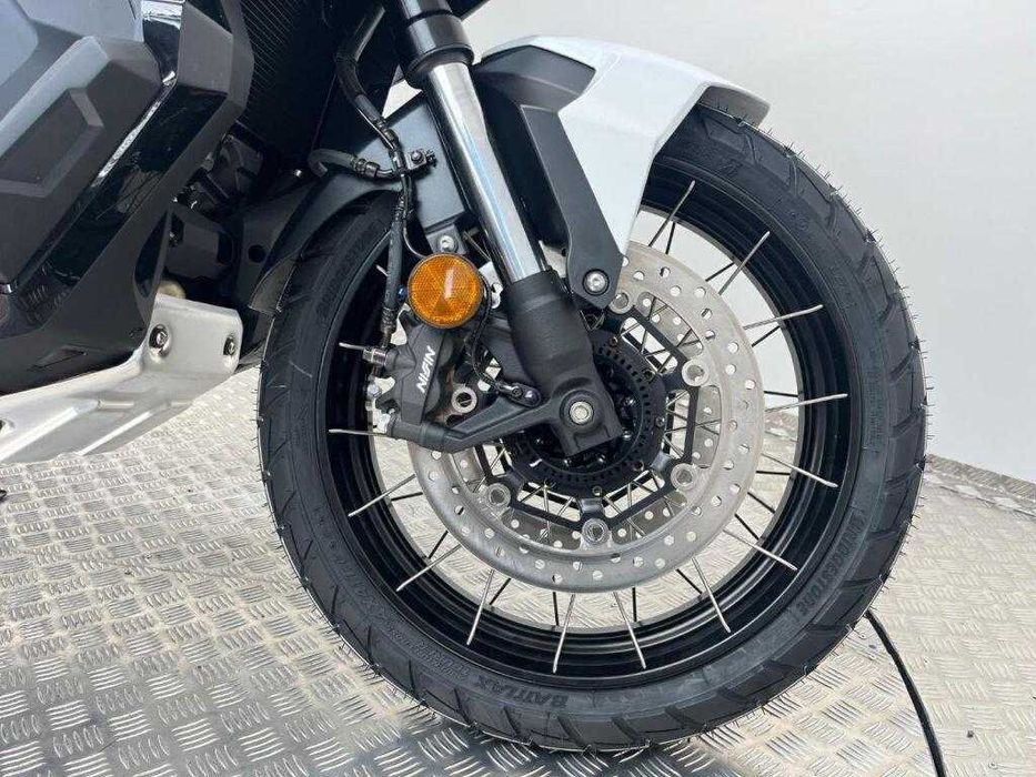 Honda X ADV 750 nunca usada, com 0 km, 1 ano de garantia, 745cc