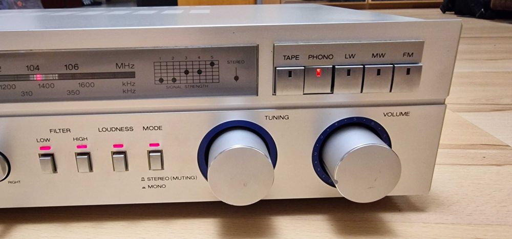 Wega  R350SH amplituner