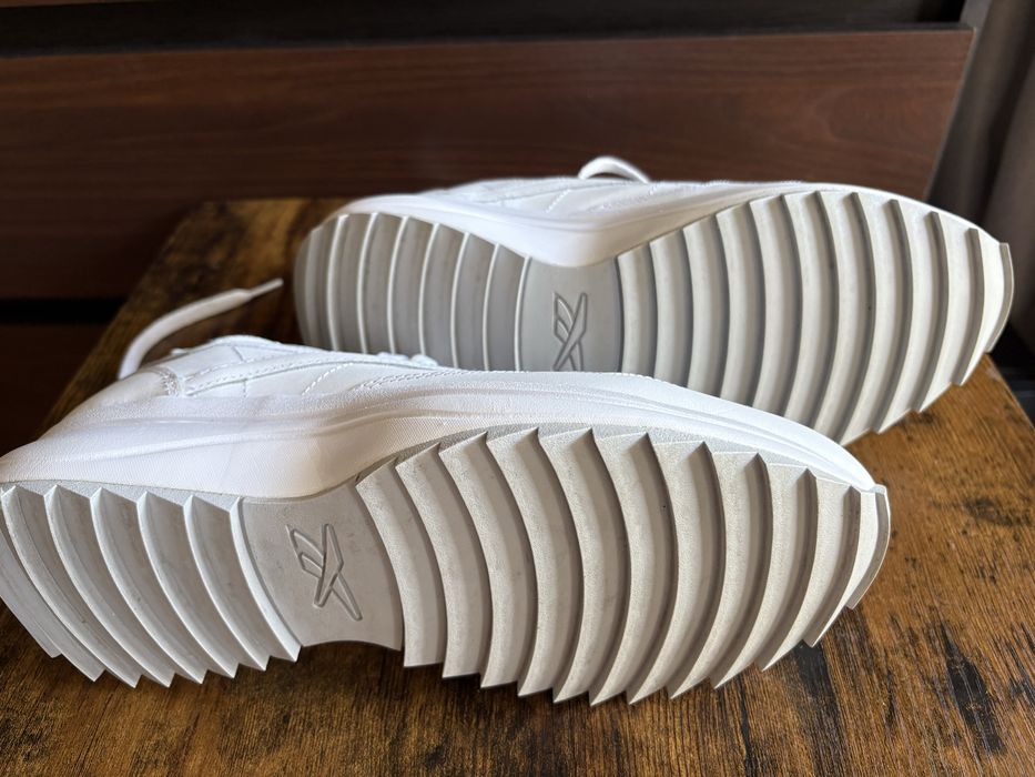Buty sportowe Reebok Classic Extra  r. 41