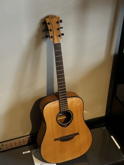 Gitara akustyczna LAG Tramontane T66D
