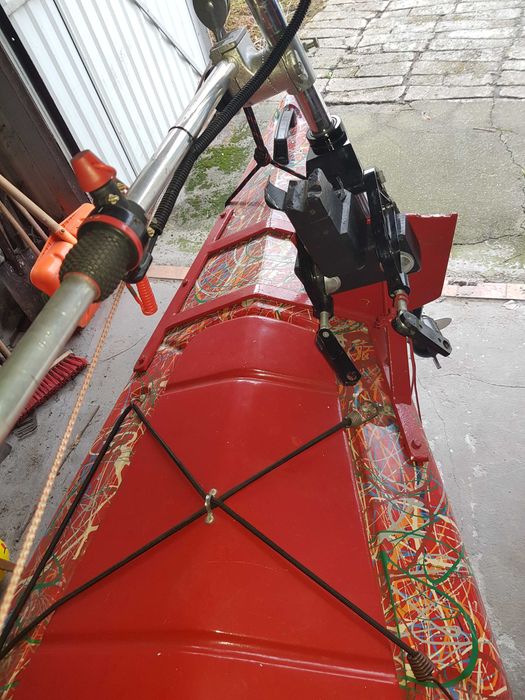 Kajak trójosobowy trzyosobowy laminat z silnikiem spalinowym