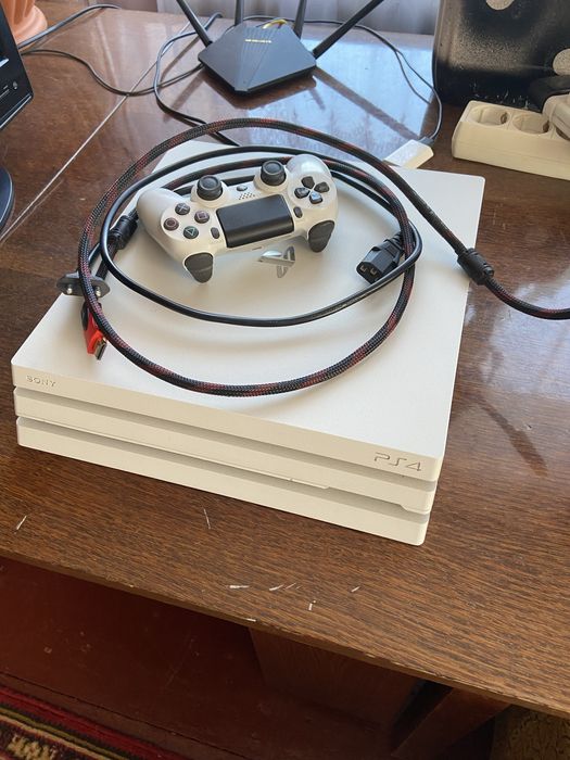 Ігрова приставка SONI ps4pro
