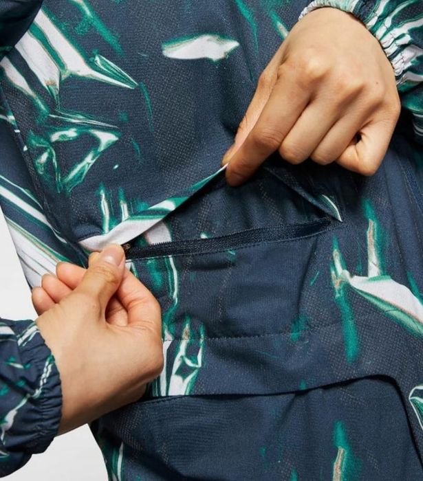 Бігова куртка Nike