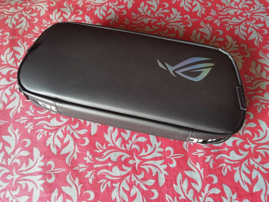Asus Rog Ally Z1 + Hub externo