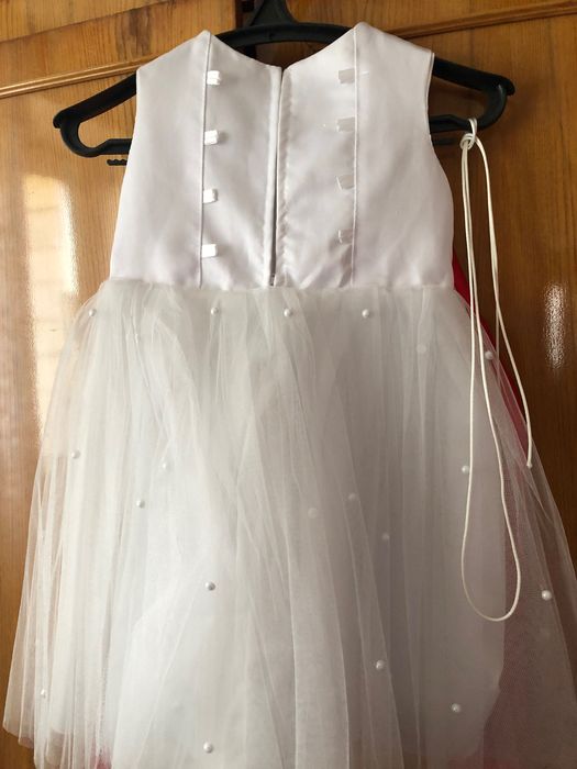 Продам святкові новорічні карнавальні красиві сукні на 3-5 рочків