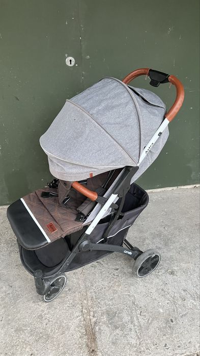 Прогулочна каляска carello astra