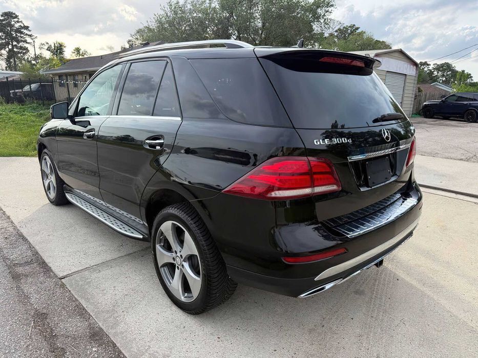 Mercedes-Benz GLE 300d 4MATIC      2016