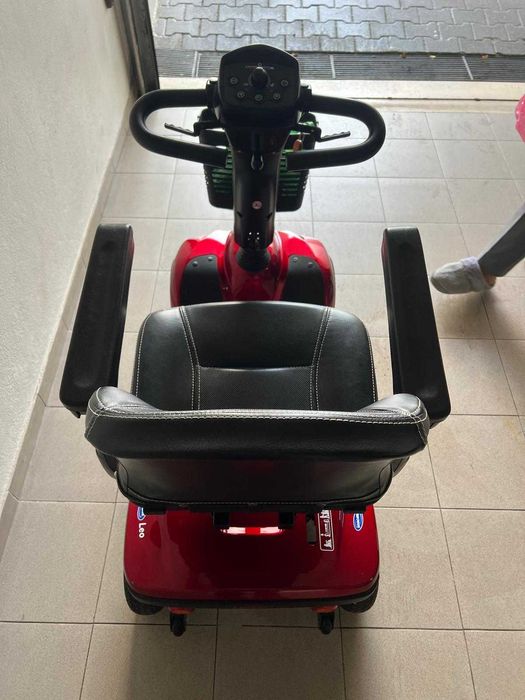 Scooter cadeira para idosos mobilidade reduzida Leo Invacare eletrica