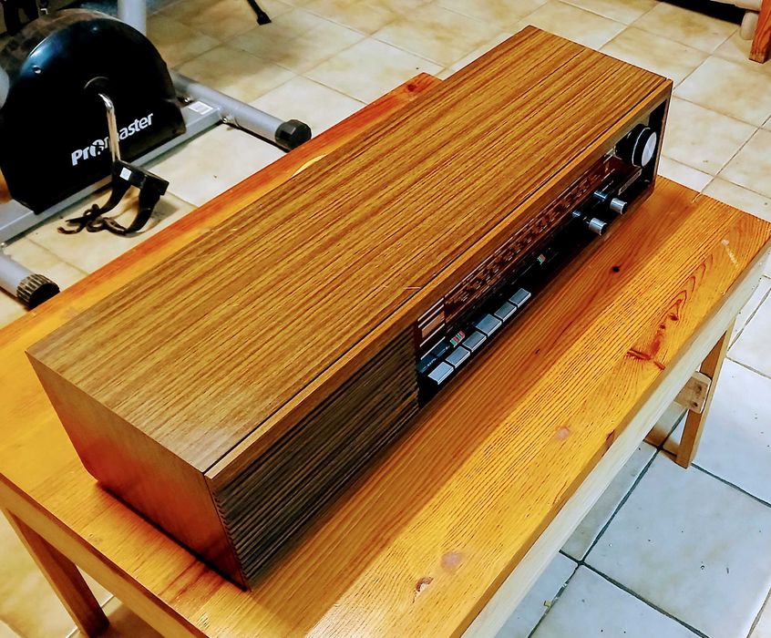 Rádio antigo Grundig RF 153