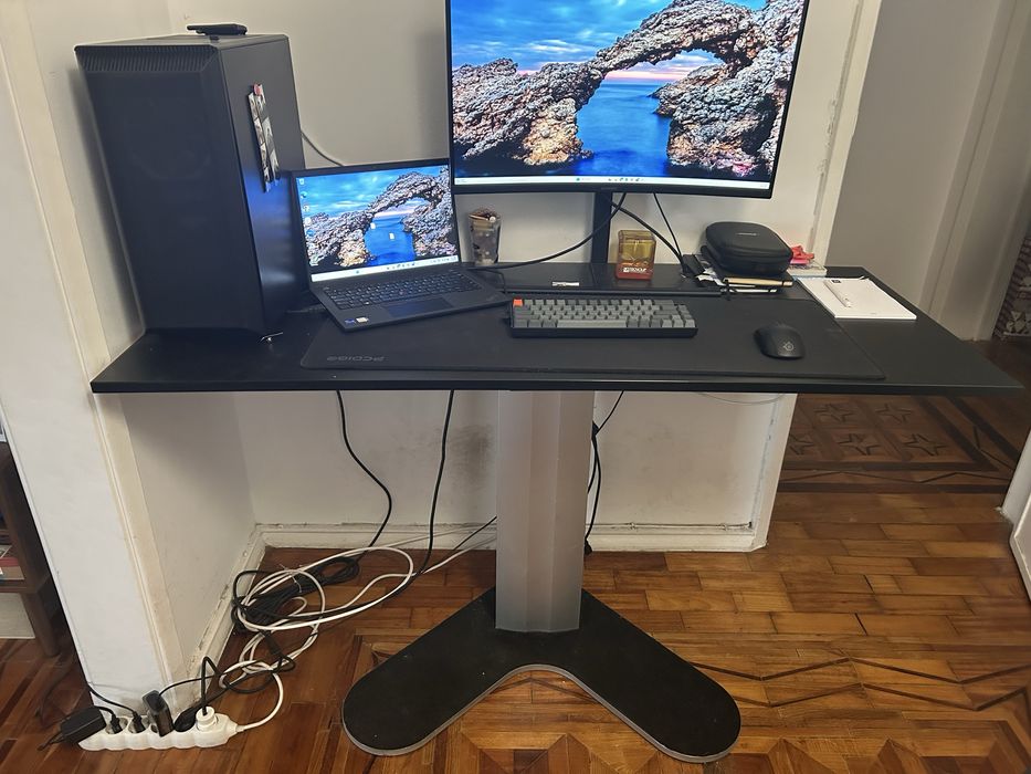 Secretária elevatória / Standing desk