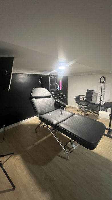 Estudio situado em barbearia segundo andar