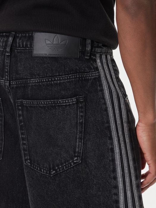 Джинсові шорти adidas