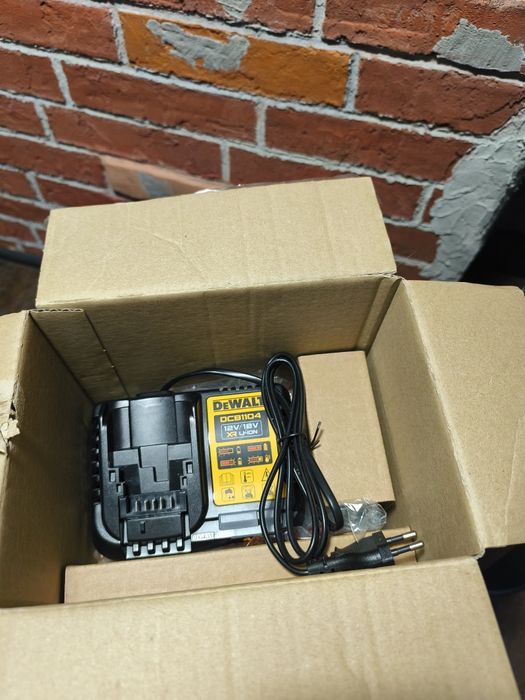 DeWalt akumulator 2.0 AH + ładowarka. Nowe