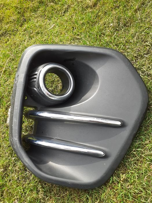 Накладка права противотуманки кіа спортедж 4