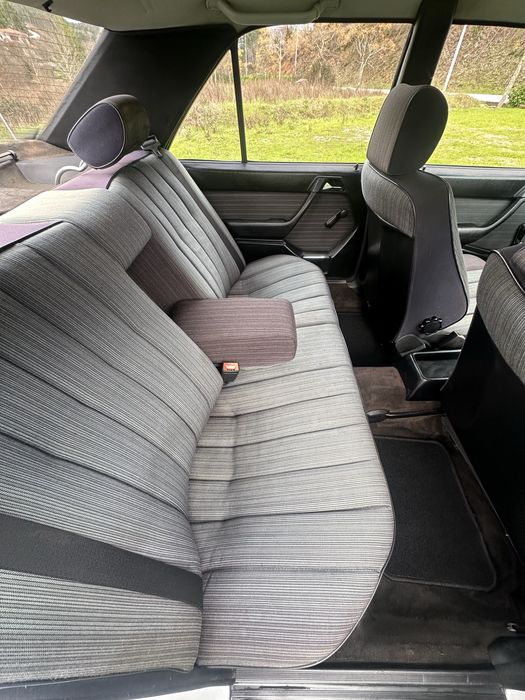 Mercedes w124 230e