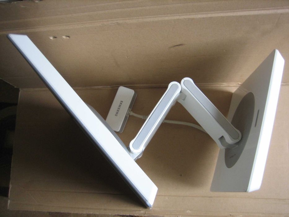 Монитор SyncMaster 770P