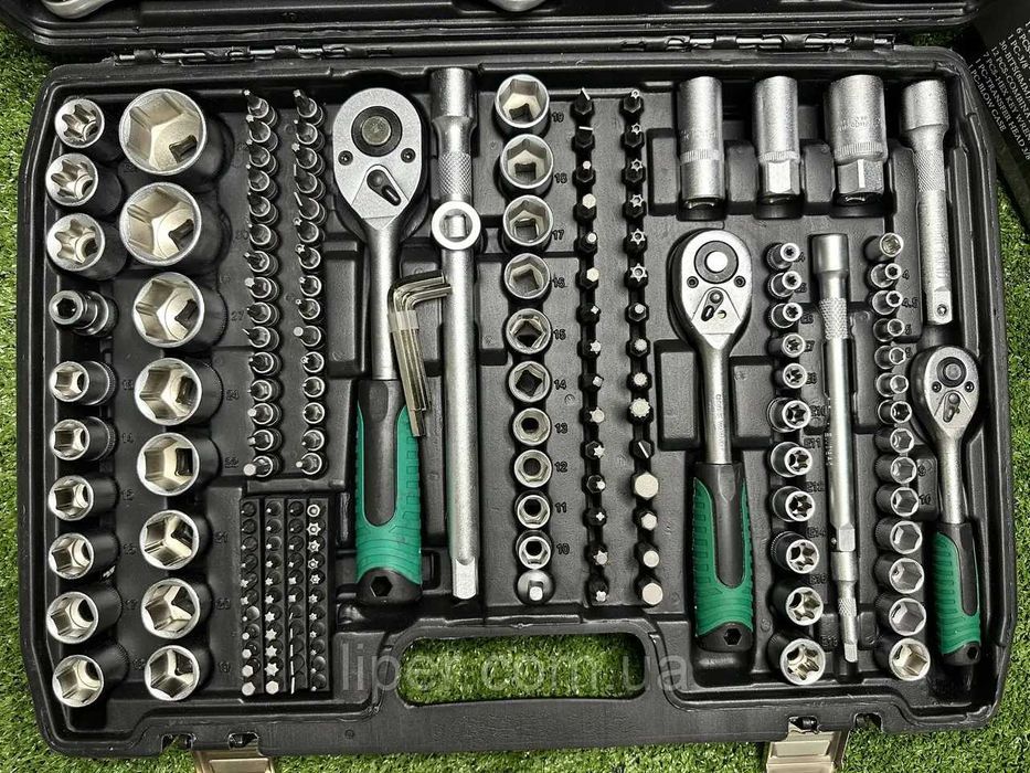 Набір ключів інструментів 1/4-3/8-1/2\"DR 216 од Набор инструментов