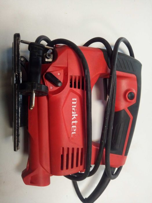 продам лобзик Maktec