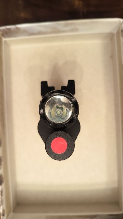 Mira laser com lanterna