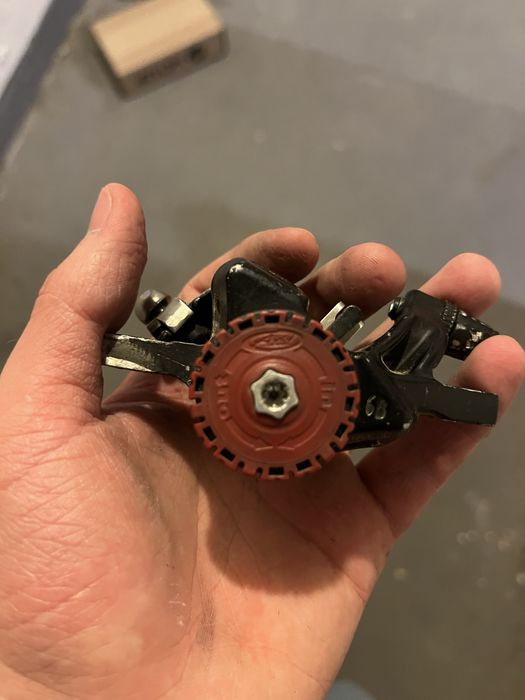 Zacisk avid bb5 road