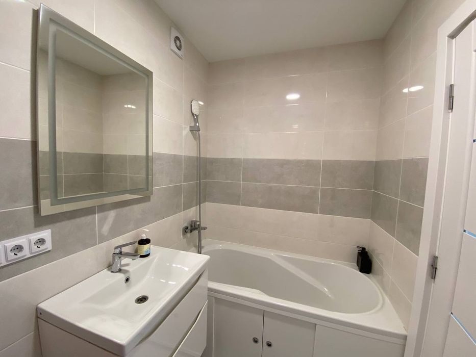 Bright Gray. Нові затишні апартаменти по вулиці Збаразька 29а подобово