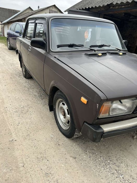 Ваз 2105 ,газ вписаний працює