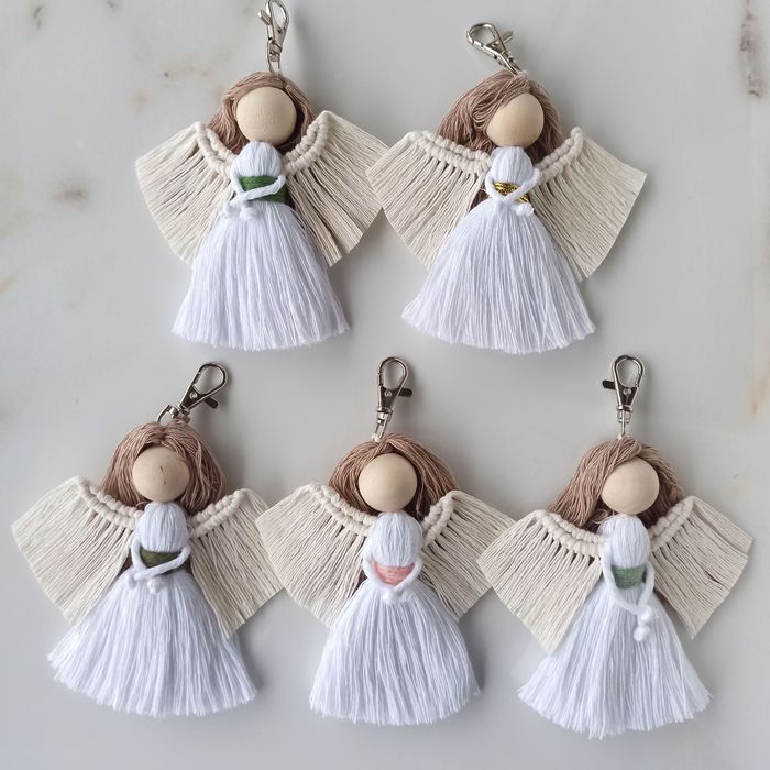 Breloczki aniołki makrama