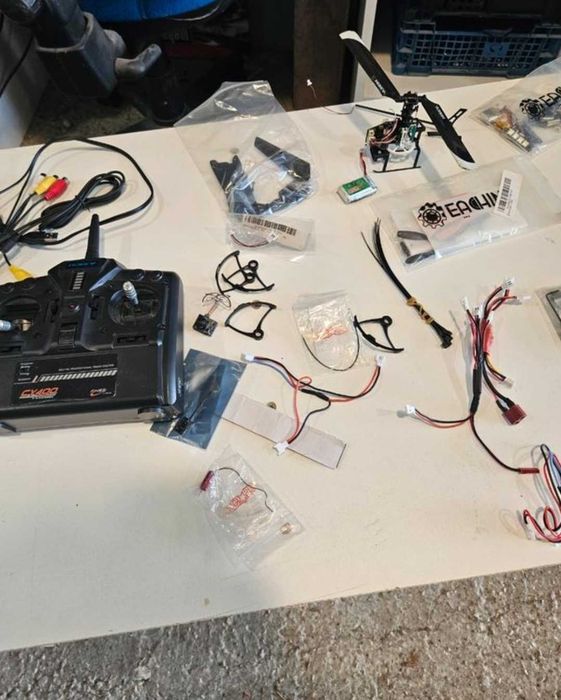 Drone FPV BAT100 + Rádio TURNIGY + Peças e Acessórios (Envio incluído)