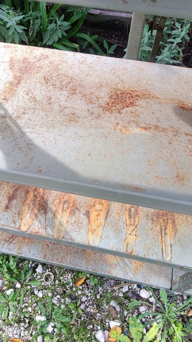 Prateleiras em ferro