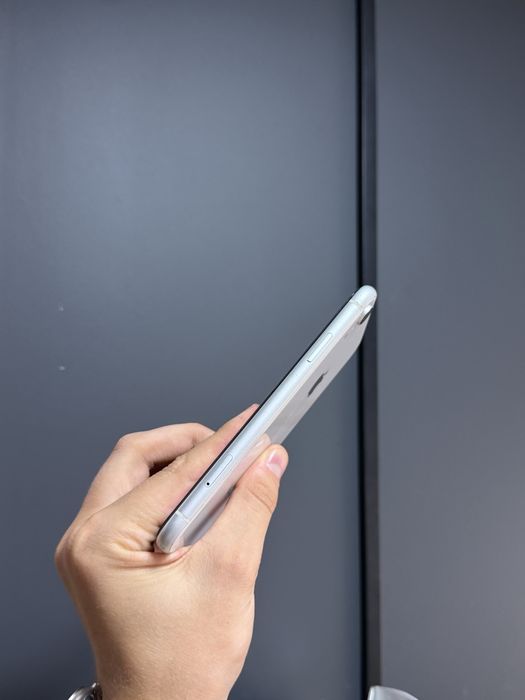 iPhone XR 64Gb White