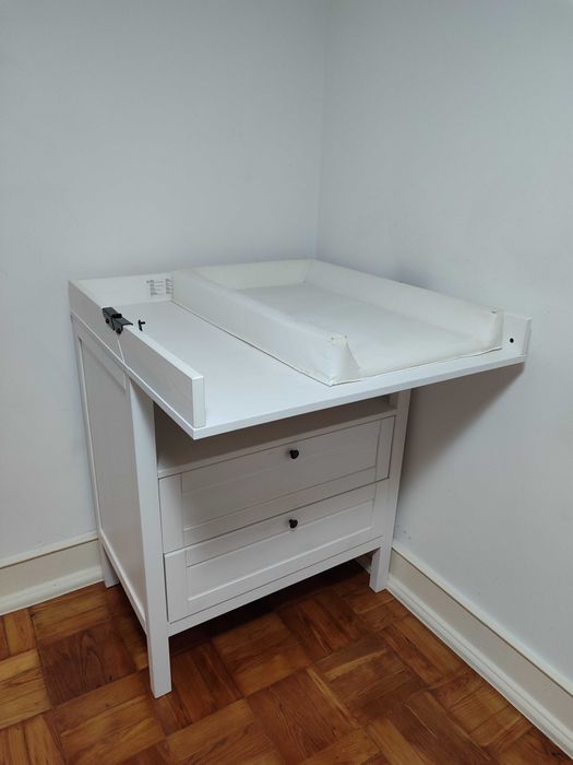 Muda fraldas mais trocador