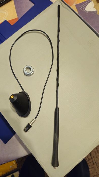 Antena dachowa do samochodu