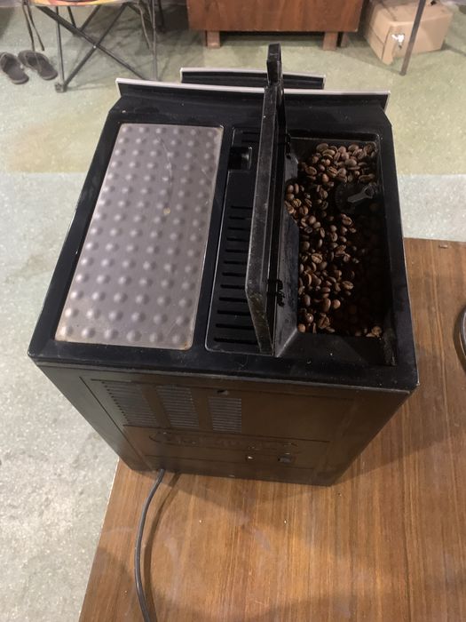 Продам Кофемашину DeLonghi
