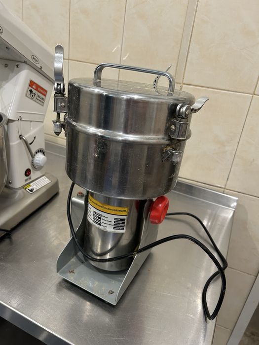 Продам дробилку( гриндер) в гарному стані.