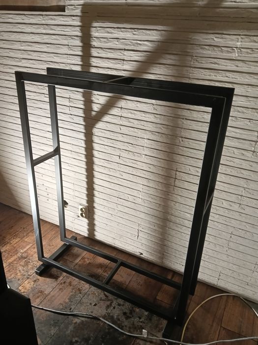 Stojak na drewno kominkowe