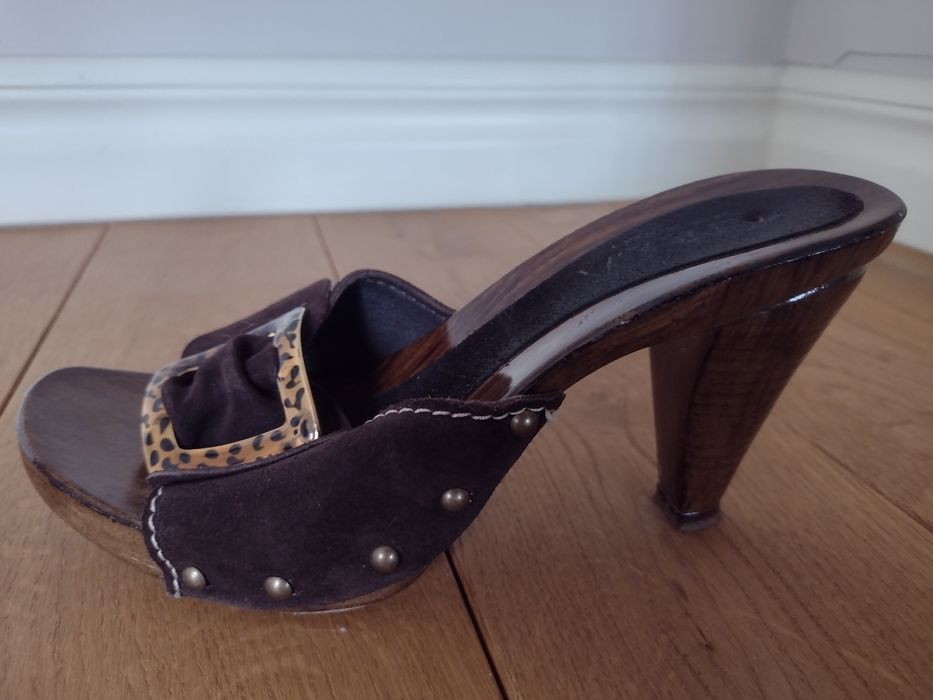 Drewniaki na obcasie rozm 36