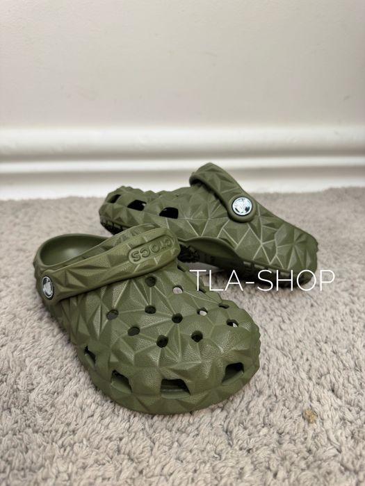 Crocs Classic Geometric Kids Clog дитячі крокси на дівчинку