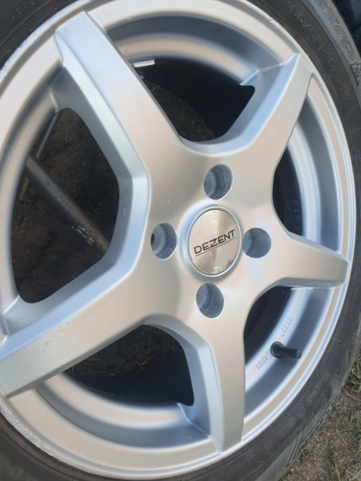 Alufelgi Dezent 15 4x108 et43 zimowe bieżnik 6,5mm otwór70.1