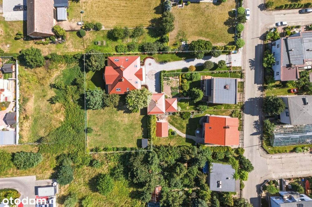 Przestronny DOM NA Pięknej Działce