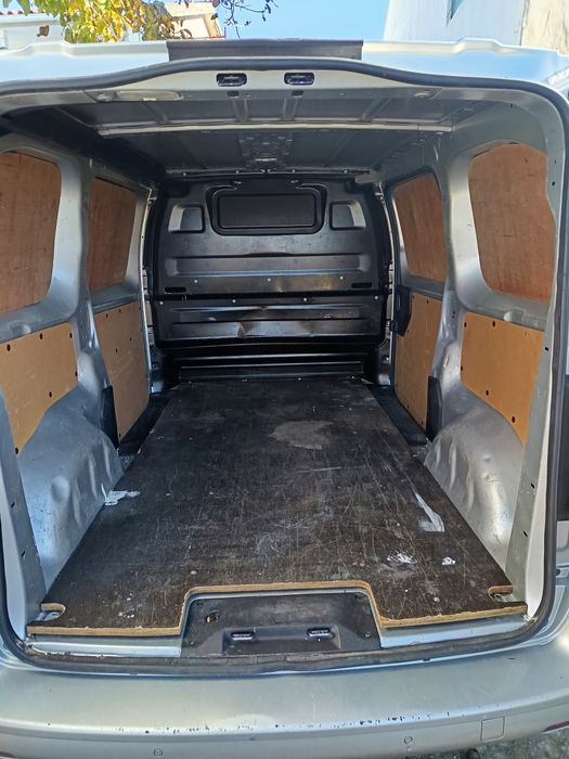 Pegouet expert  camioneta