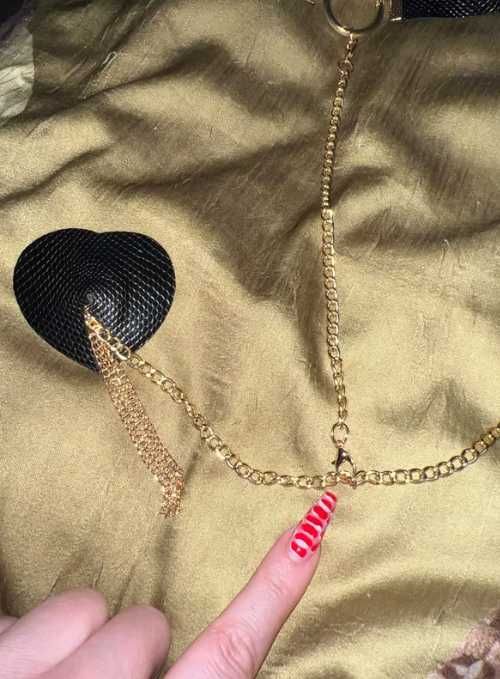 Choker z motywem serca