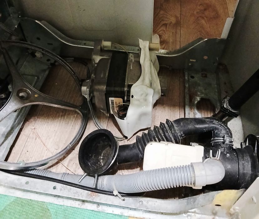 Пральна стіральна машинка Індезіт. Вірпул...ЗАПЧАСТИНИ.